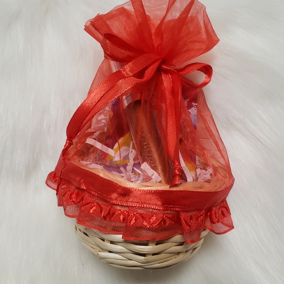 Beauty Creations Other - Nudes eyeshadow and lipgloss gift set. Gift basket.